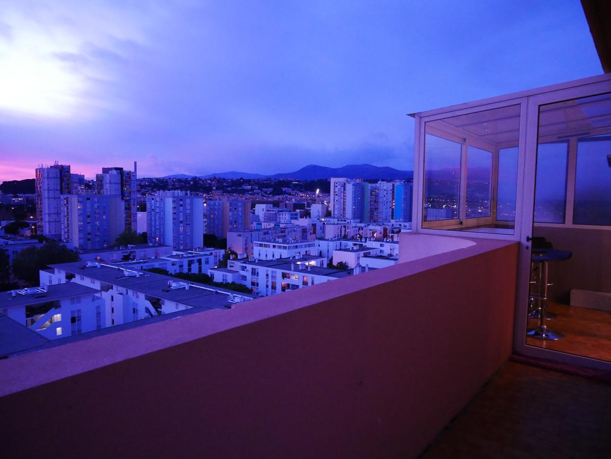 Appartement Rooftop 8 personnes grande terrasse avec parking Quartier Aéroport Nizza Esterno foto